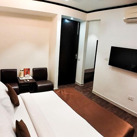The Wind Cross Hotel Kalka Bagian luar foto