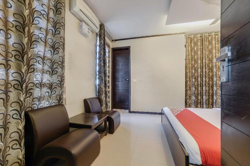 The Wind Cross Hotel Kalka Bagian luar foto