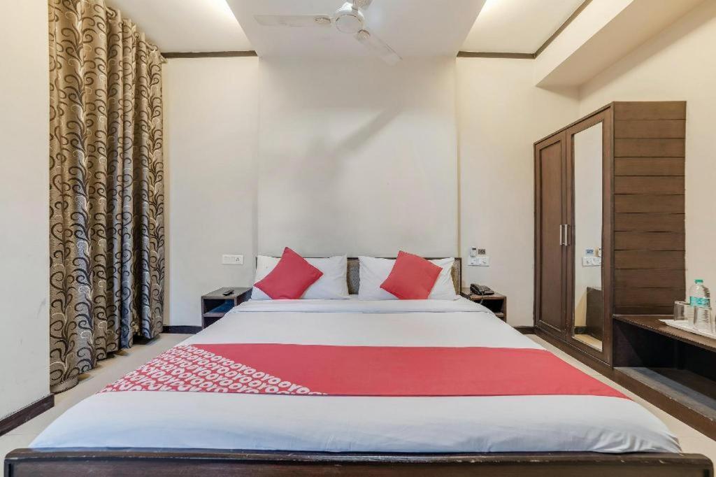 The Wind Cross Hotel Kalka Bagian luar foto