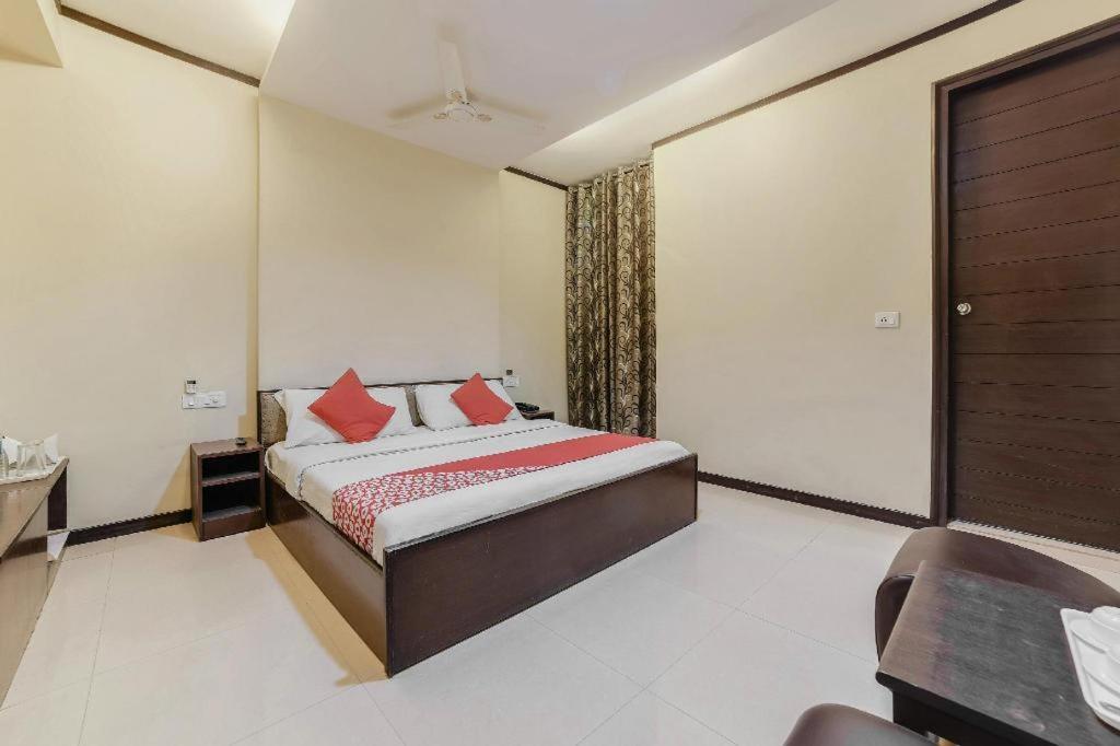 The Wind Cross Hotel Kalka Bagian luar foto