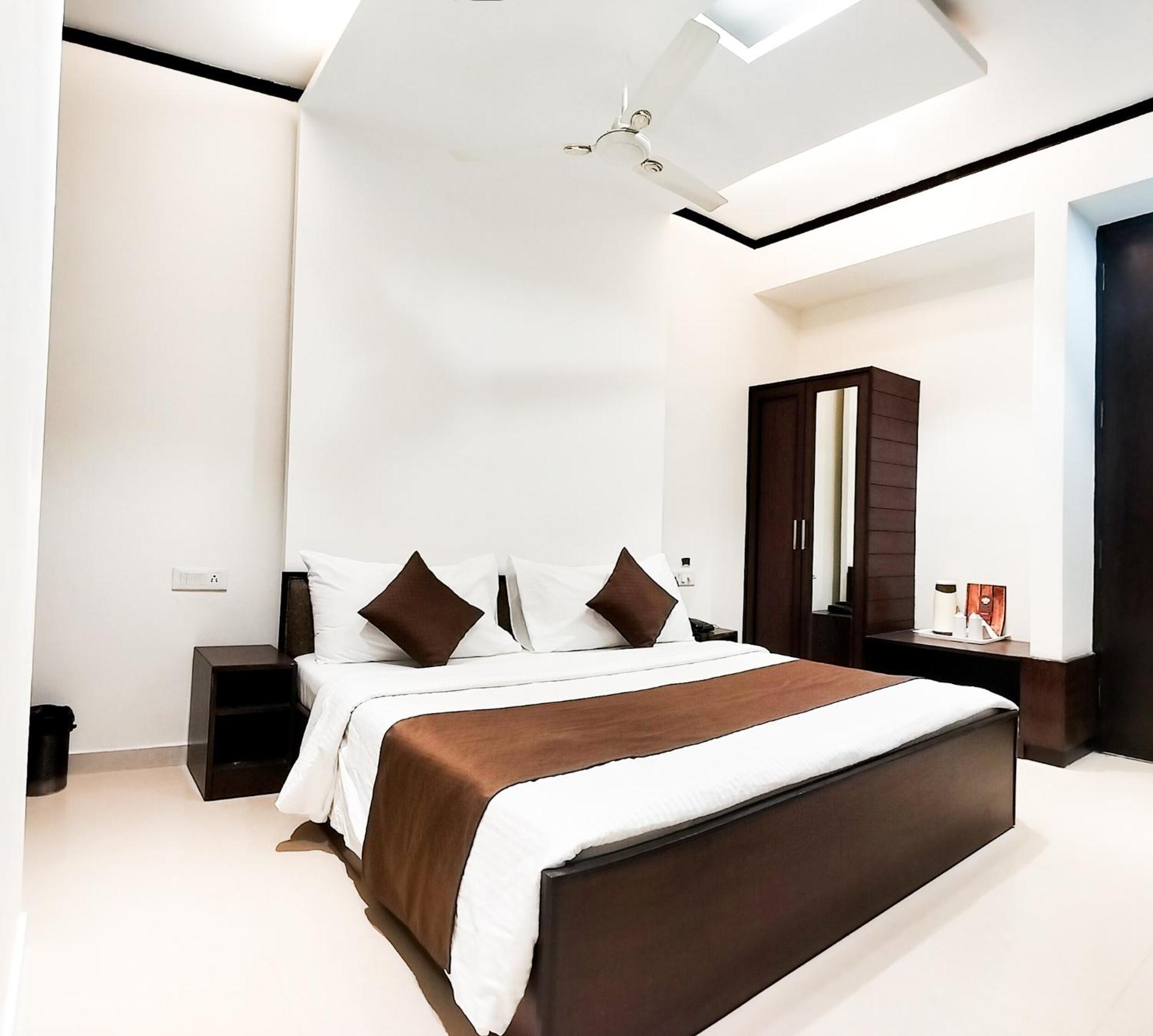 The Wind Cross Hotel Kalka Bagian luar foto