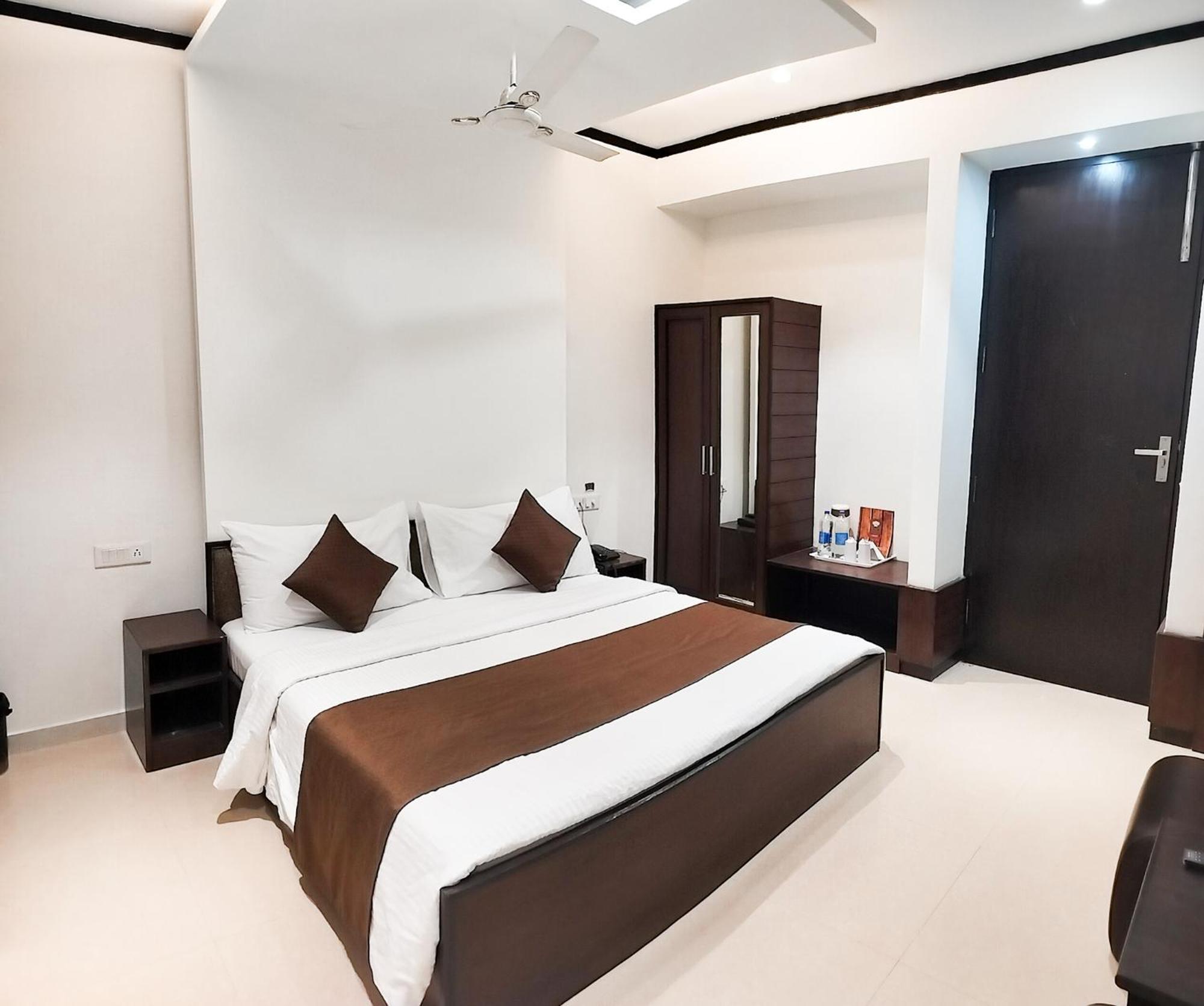 The Wind Cross Hotel Kalka Bagian luar foto