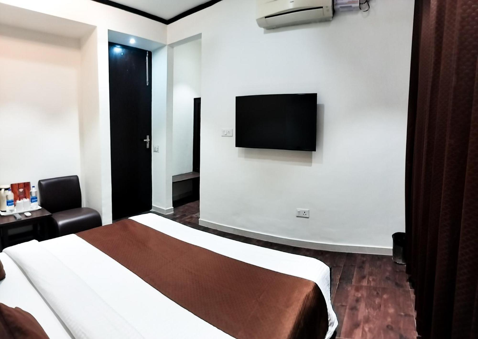The Wind Cross Hotel Kalka Bagian luar foto
